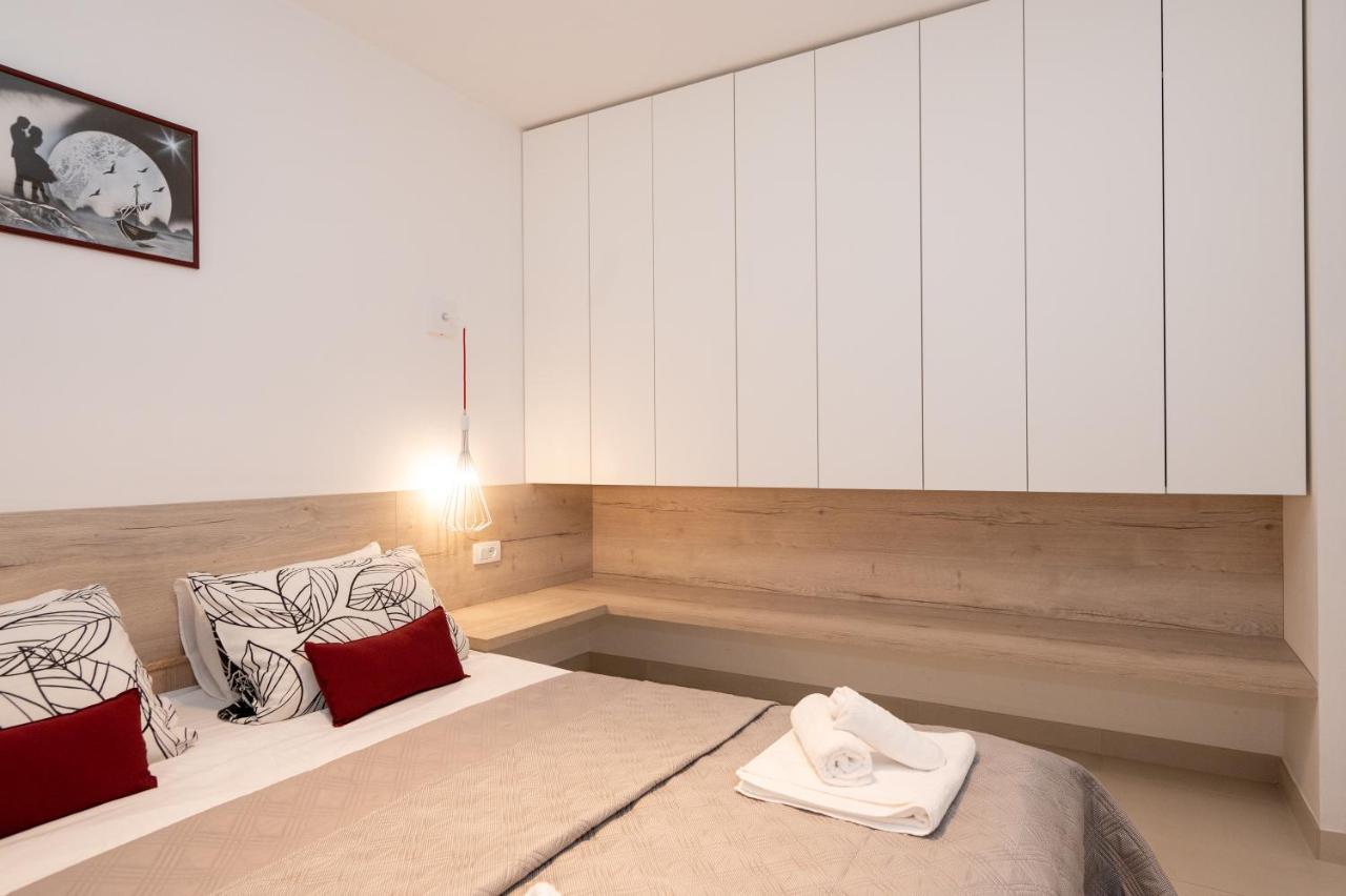 Apartment Tula Šibenik Esterno foto
